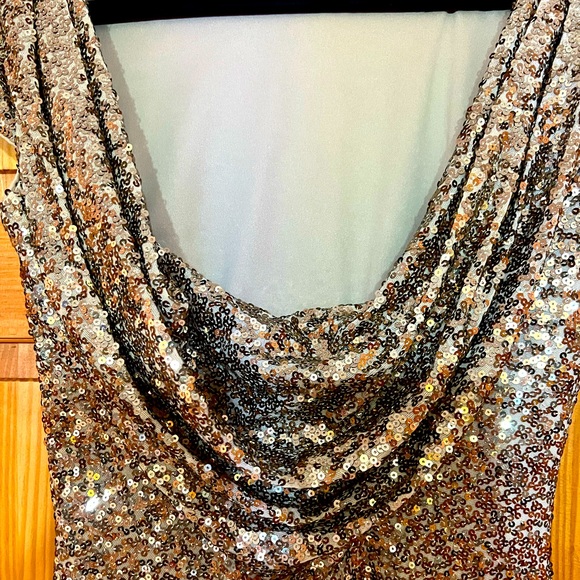 Badgley Mischka. Gold Sequin Cocktail Dress. Size 8. NWOT - Picture 7 of 10
